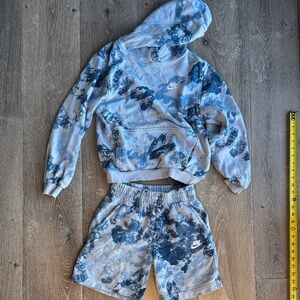 Nike Blue and Gray Kids Matching Set Sweatshirt size Lrg shorts size Med 0276